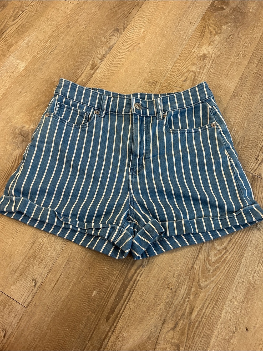 American Eagle striped denim mom short